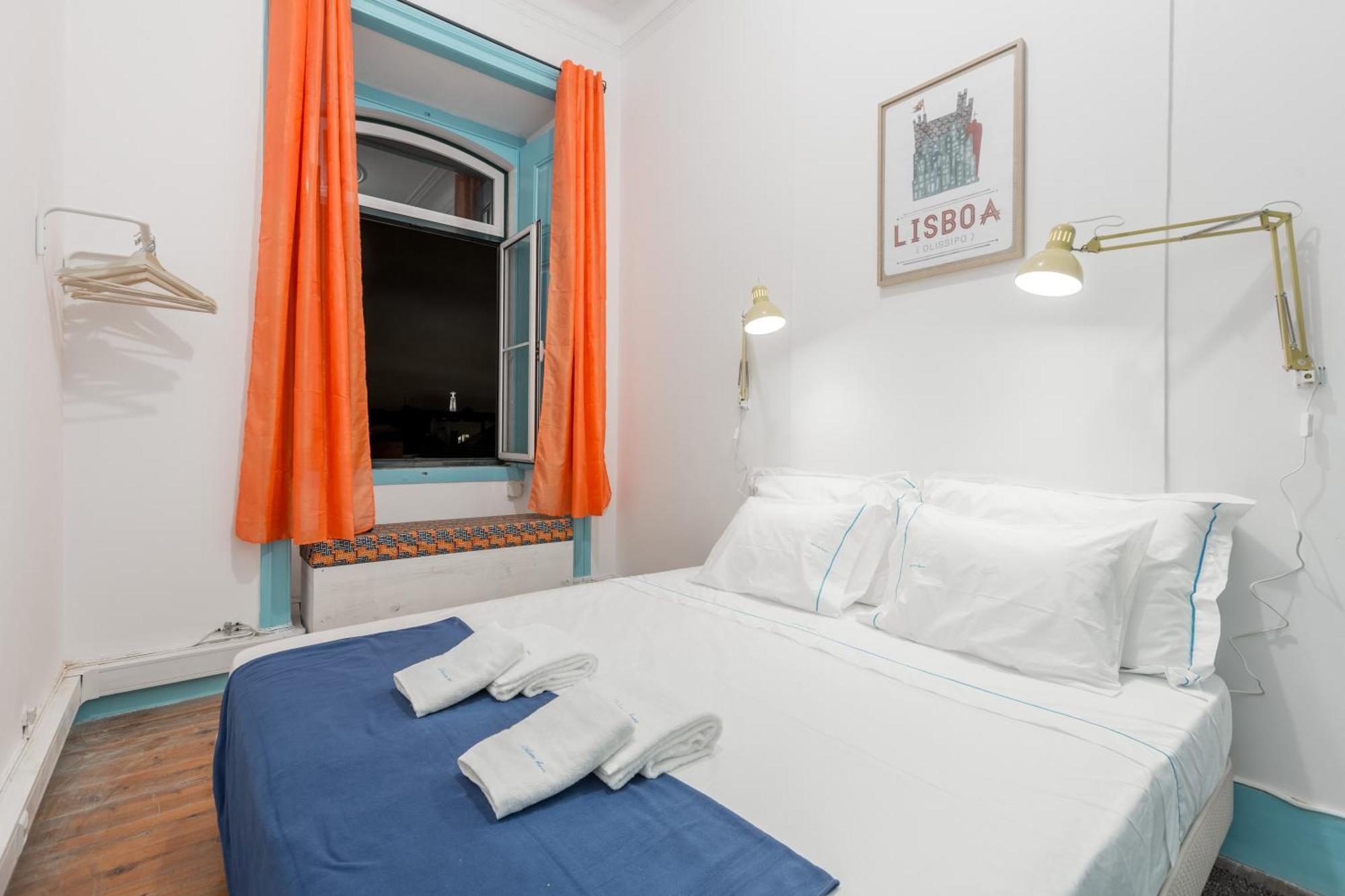 C&O Guest House Lisbon Bagian luar foto