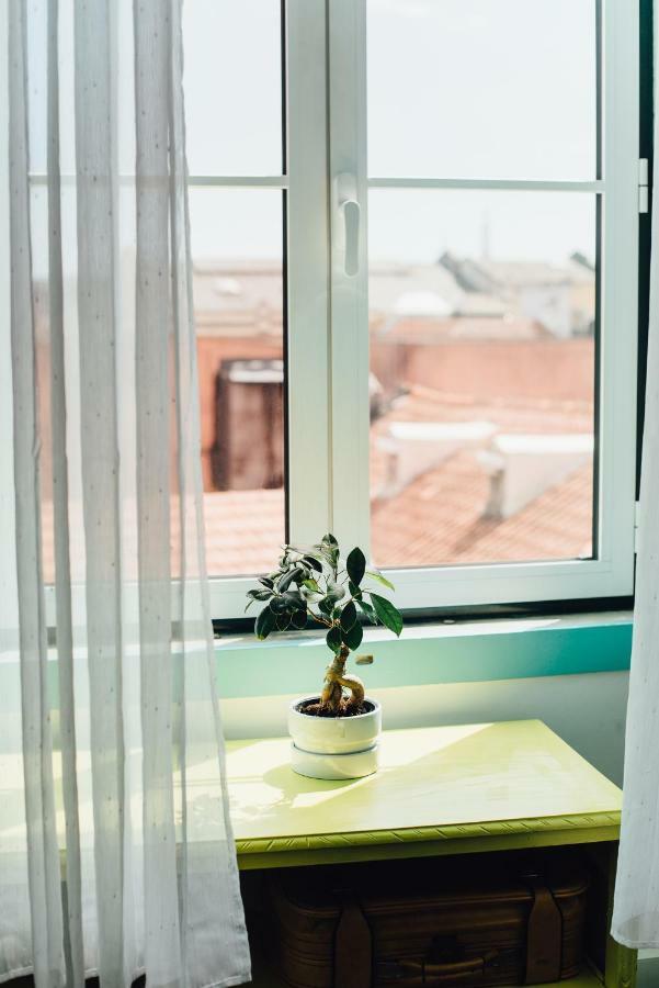 C&O Guest House Lisbon Bagian luar foto